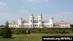 Палац Пуслоўскіх каля Косава, здымак 2016 году