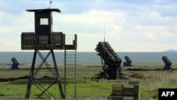 U.S. Defense Secretary Leon Panetta ordered the deployment in Turkey of two Patriot missile batteries. (file photo)