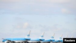 اعتصاب کاری برخی از کارمندان شرکت هوایی KLM در هالند سبب تاخیر در پرواز ها شد.