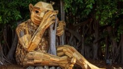 Един от дървените великани на Дамбо в парка "Пайнкрест" във Флорида, САЩ