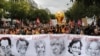 صحنه ای از اعتراض مردم فرانسه به طرح اصلاح قانون بازنشستگی