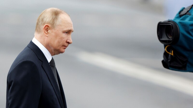 Opštinski poslanici u nekoliko okruga traže Putinovu ostavku