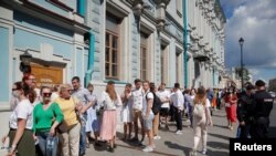 Тазоҳурот дар Белорус тақрибан як моҳ аст, ки идома дорад.