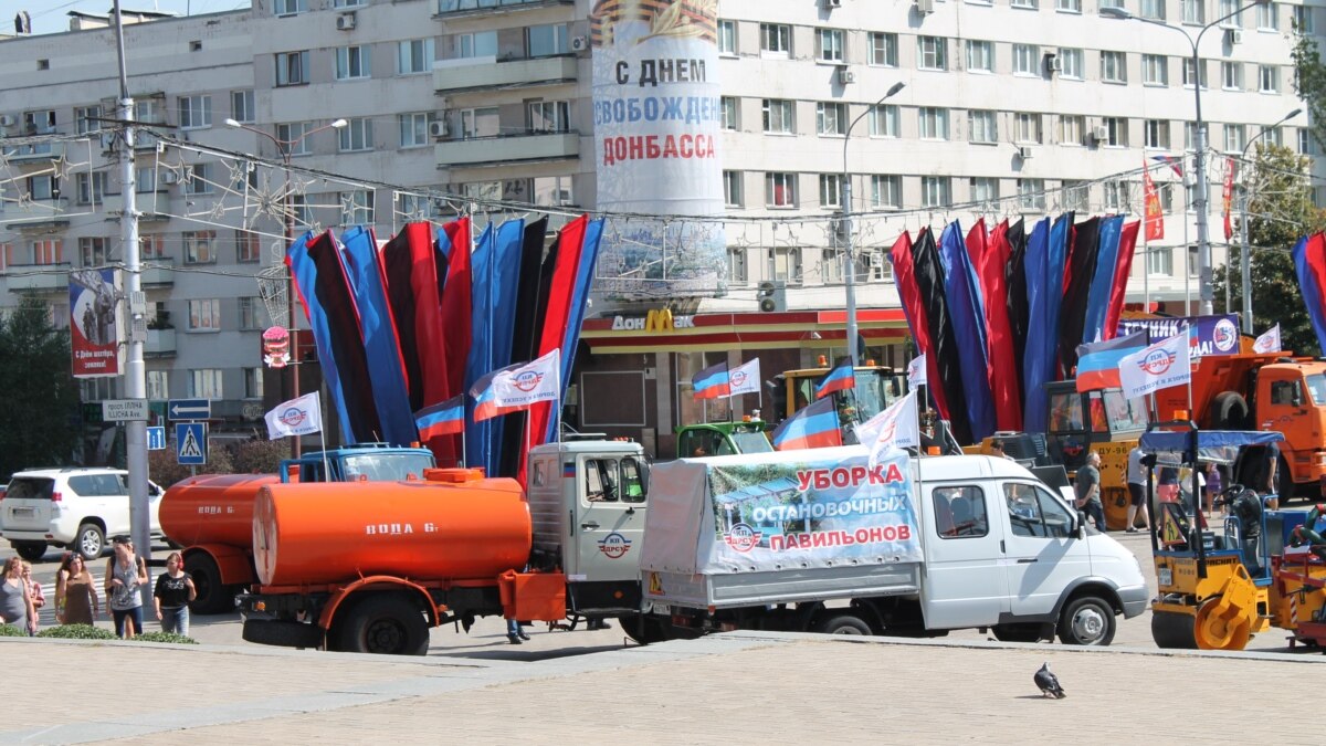 Суши, чебуреки и русские народные песни: как прошел День города в Донецке