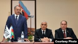 Фахраддин Исмаилов (слева)