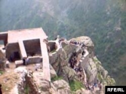 Babəkin ərəblərlə mübarizə apardığı Bəzz qalası.