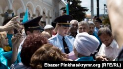 Police in Simferopol warned participants that the event was unauthorized but otherwise did not interfere.
