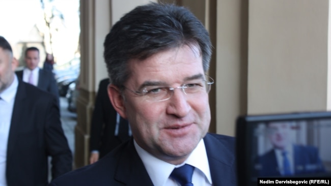 upoznavanje razdvojenog muškarca koji prolazi kroz razvod