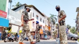 Армейские патрули на улицах в штате Гоа. Индия, 20 марта
