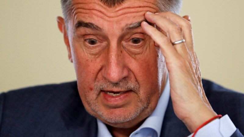 Tisuće Čeha traže ostavku premijera