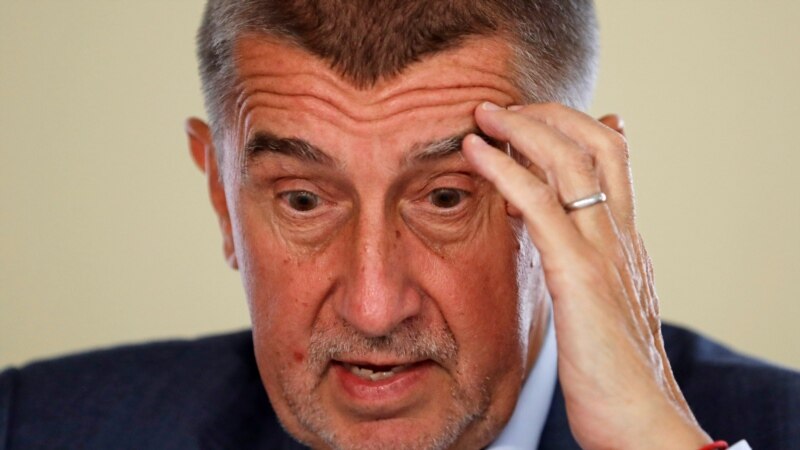 Чехияда премьер-министрдин отставкасын талап кылышты