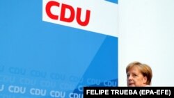 Angela Merkel la sediul SPD de la Berlin, după anunțul demisiei făcut de Andrea Nahles, 2 iunie 2019