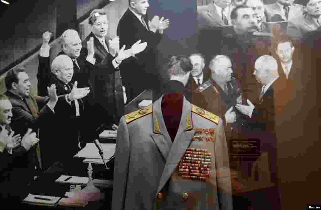 An exhibit with a jacket of Soviet Army Marshal Georgy Zhukov at the "Man and Power in Russia in the 19th-20th Centuries."