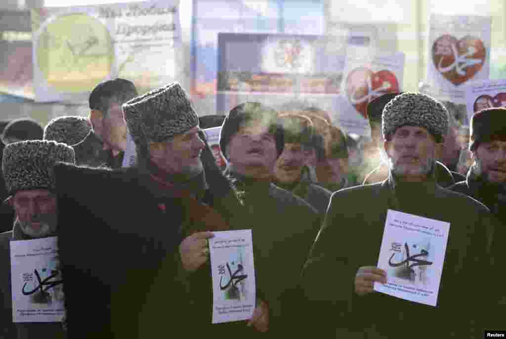 Protestors shouted "Allahu Akbar" (God is great), while speakers attacked Western governments for allowing other news media to publish the Charlie Hebdo cartoons.