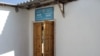 Двое жителей пригорода Шымкента предлагают школе свои дома в аренду