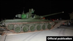 Танк T-90С, который получили в качестве приза армянские танкисты за победу в «Танковом биатлоне-2014»