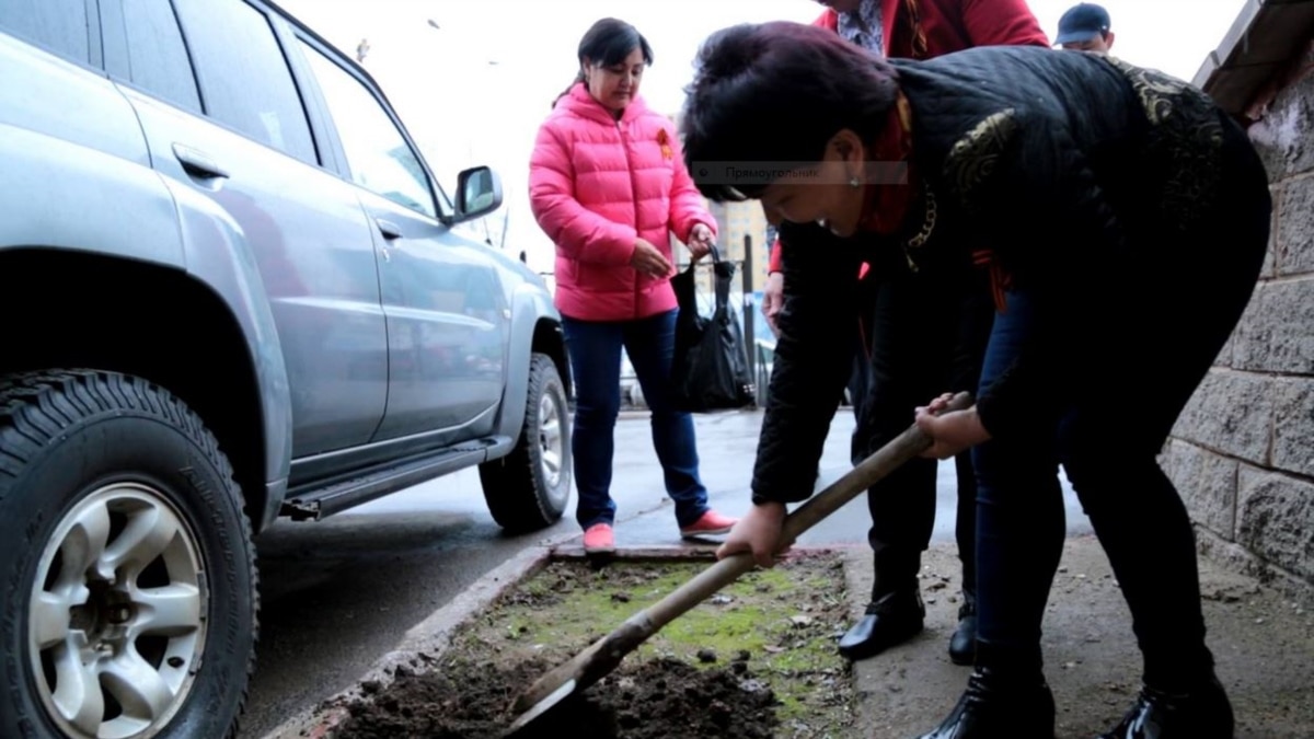 Жильцы спорных квартир в Астане провели флешмоб