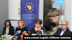 Ombudsmeni BiH tokom predstavljanja izvještaja o zabrani fizičkog kažnjavanja djece, Sarajevo, 10. decembar 2019 