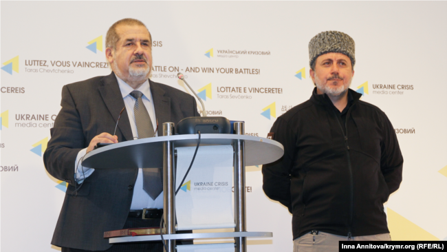 Рефат Чубаров и Ленур Ислямов на пресс-конференции «Гражданская блокада Крыма – год спустя», 20 сентября 2016 года
