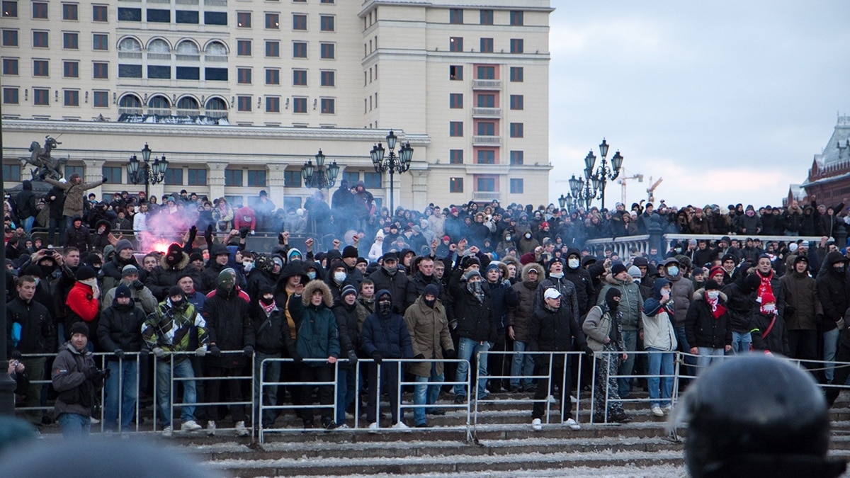 Ксенофобские настроения молодежи и протестная активность футбольных фанатов  в исследованиях Фонда 