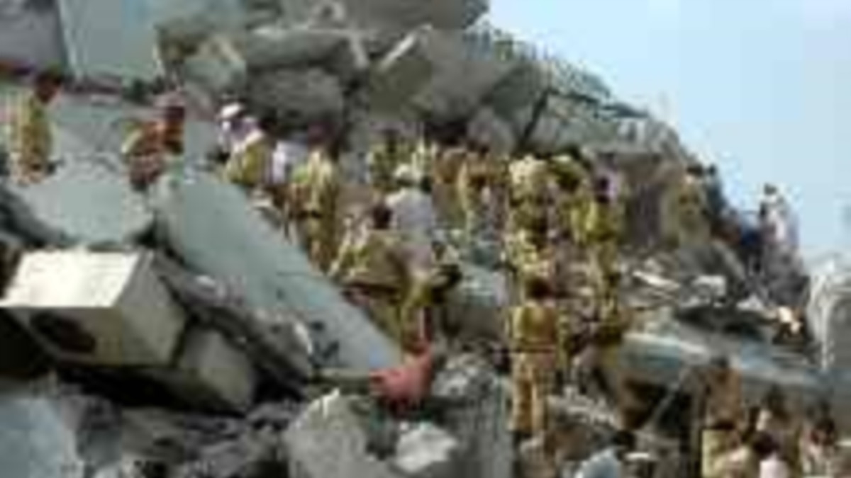 Pakistan Hopes Of 'Earthquake Diplomacy' Crushed As Quake Survivors