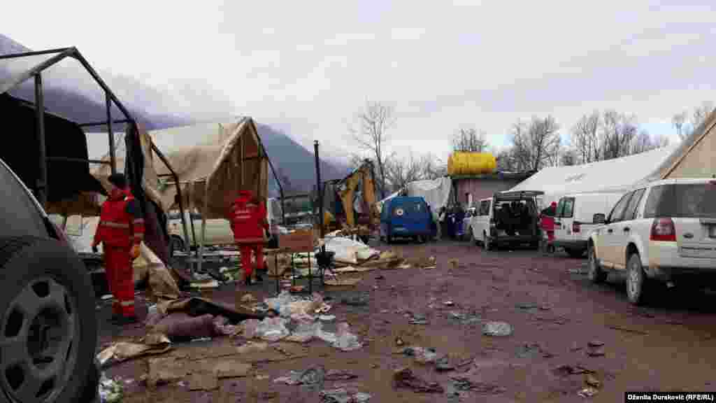 Iza izbjeglica i migranata u kampu &#39;Vučjak&#39; ostali su prazni šatori