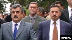 Etibar Məmmədov [solda] İranın hüquq müdafiəçilərini susmaqda ittiham edir