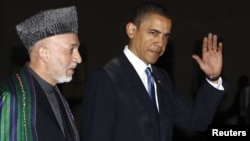 Președintele Hamid Karzai și liderul american Barack Obama la Palatul Prezidențial din Kabul