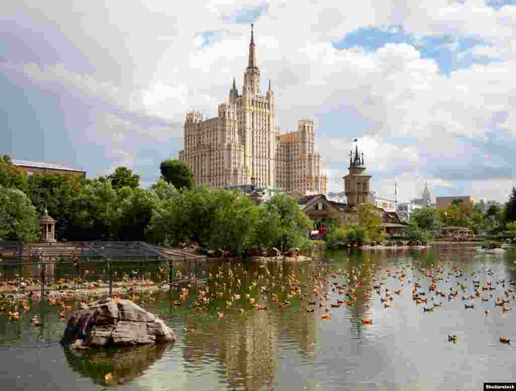 Despite the Kudrinskaya building's repeatedly making headlines for concerns about engineering weaknesses, apartments inside now regularly fetch more than $1 million.