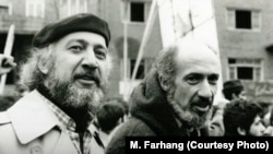 منصور فرهنگ (چپ) در اواخر دهه ۵۰ شمسی