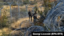 Илустрација - Македонски војници на македонско-грчката граница во близина на Гевгелија
