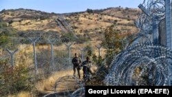 Foto nga arkivi, ushtria maqedonase duke patrolluar në kufirin e Gjevgjelisë 