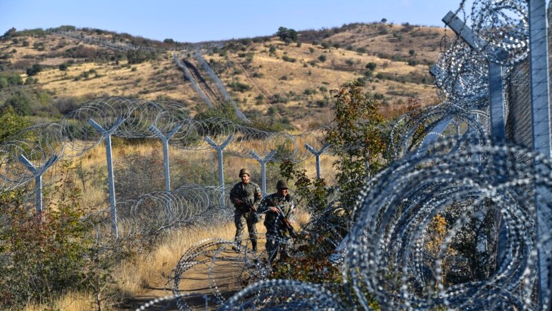 Policia e Maqedonisë së Veriut ndaloi 47 migrantë afër kufirit me Greqinë
