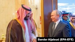 Ruski predsednik Vladimir Putin (desno) i saudijski prestolonaslednik princ Muhamed bin Salman u Rijadu, oktobra 2019.