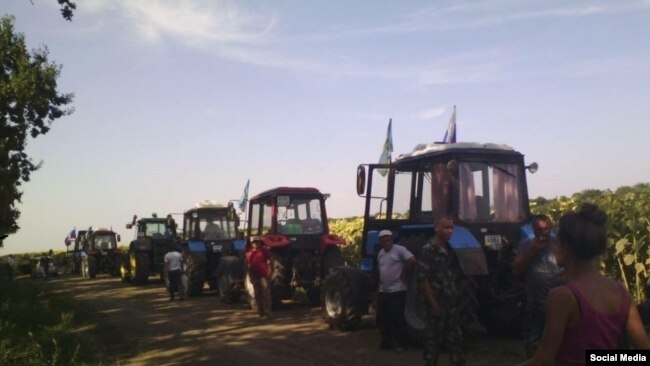 "Тракторный марш" фермеров Кубани в Москву
