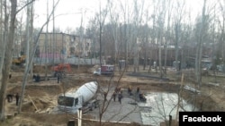 Массовая вырубка чинар на шестом квартале жилмассива Чиланзар. Ташкент, 16 февраля 2016 года.