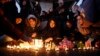 Іранцы запальваюць сьвечкі ў памяць аб ахвярах крушэньня ўкраінскага авіяляйнэра, 11 студзеня 2010