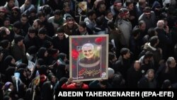 Велика поховальна процесія Солеймані, дісталася Тегерана 6 січня. Заупокійну молитву над ним очолив Верховний лідер країни Аятолла Хаменеї.