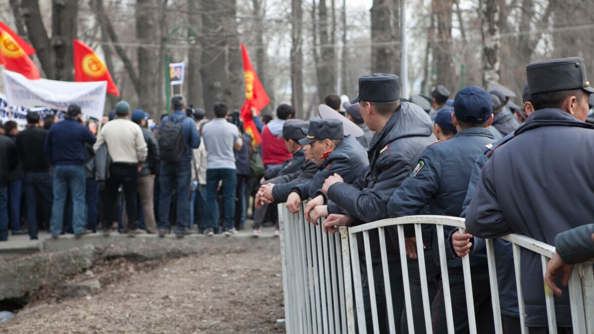 Предупреждение президента и ограничение митингов