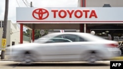The fact that Toyota has apologized for selling just car to an Iranian embassy seems to indicate that it is wary of doing business with Tehran despite the easing of international sanctions in recent years. (file photo)