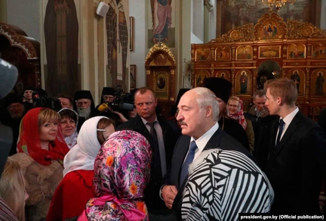 Лукашенко рассказал, как сотрудника его администрации проверяли на коронавирус