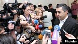 Armenia - Armen Rustamian, topping the list of the Armenian Revolutionary Dashnaktsutiun Party at the Yerevan city elections, talks to journalists after casting his vote, Yerevan,5May,2013