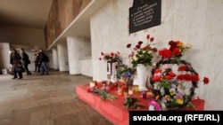 Minsk residents lay flowers at the Kastrychnitskaya subway station, the site of the April 2011 bombing, on March 19.