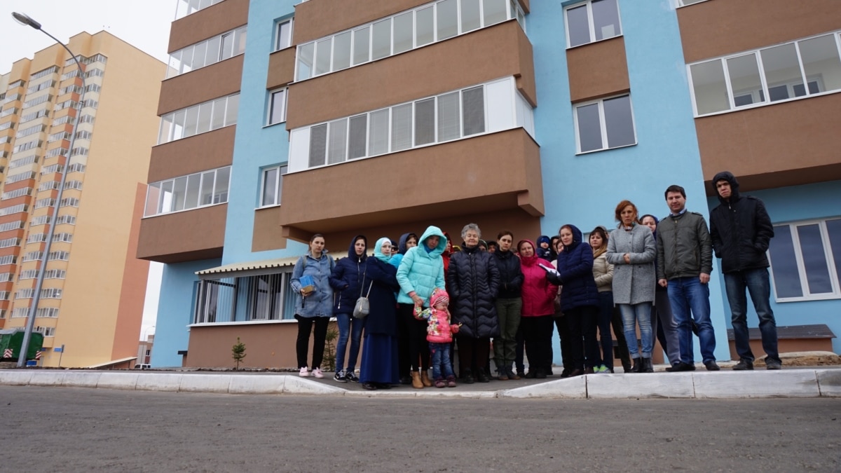 Власти не могут принять на баланс один из домов в 