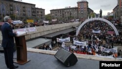 Armenia - President Serzh Sarkisian addresses an election campaign rally in Yerevan's Shengavit district, 19Apr2012.