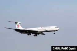 Ил-62 советского производства, которым пользуется Ким Чен Ын, прибывающий (без Кима на борту) в Южную Корею. 2015 год.