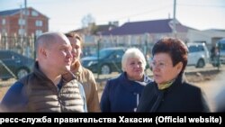 Врио главы Хакасии Михаил Развожаев во время поездки в Ширинский район