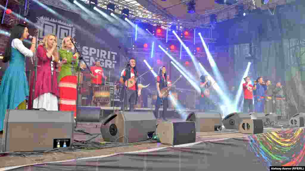 Бесінші The Spirit of Tengri халықаралық фестивалінің ашылу салтанаты.