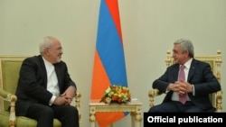 Президент Армении Серж Саргсян принимает министра иностранных дел Ирана Мохаммада Зарифа (слева), Ереван, 28 ноября 2017 г․