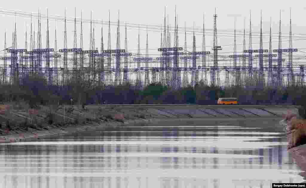 As well as cheap land, another advantage of the solar plant&#39;s unusual location is access to the infrastructure that once channeled electricity from the nuclear plant out to the surrounding towns.